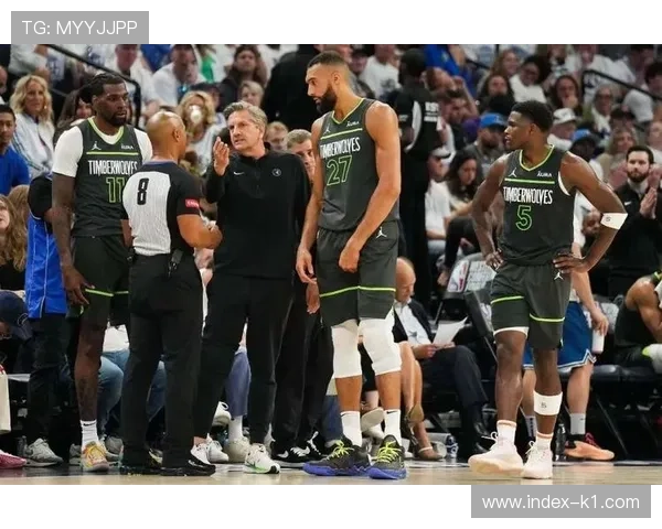 森林狼独行侠青年军对决：爱德华兹缺阵影响攻防平衡